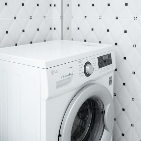 Business Class Apartments In The City Center Кишинів Екстер'єр фото
