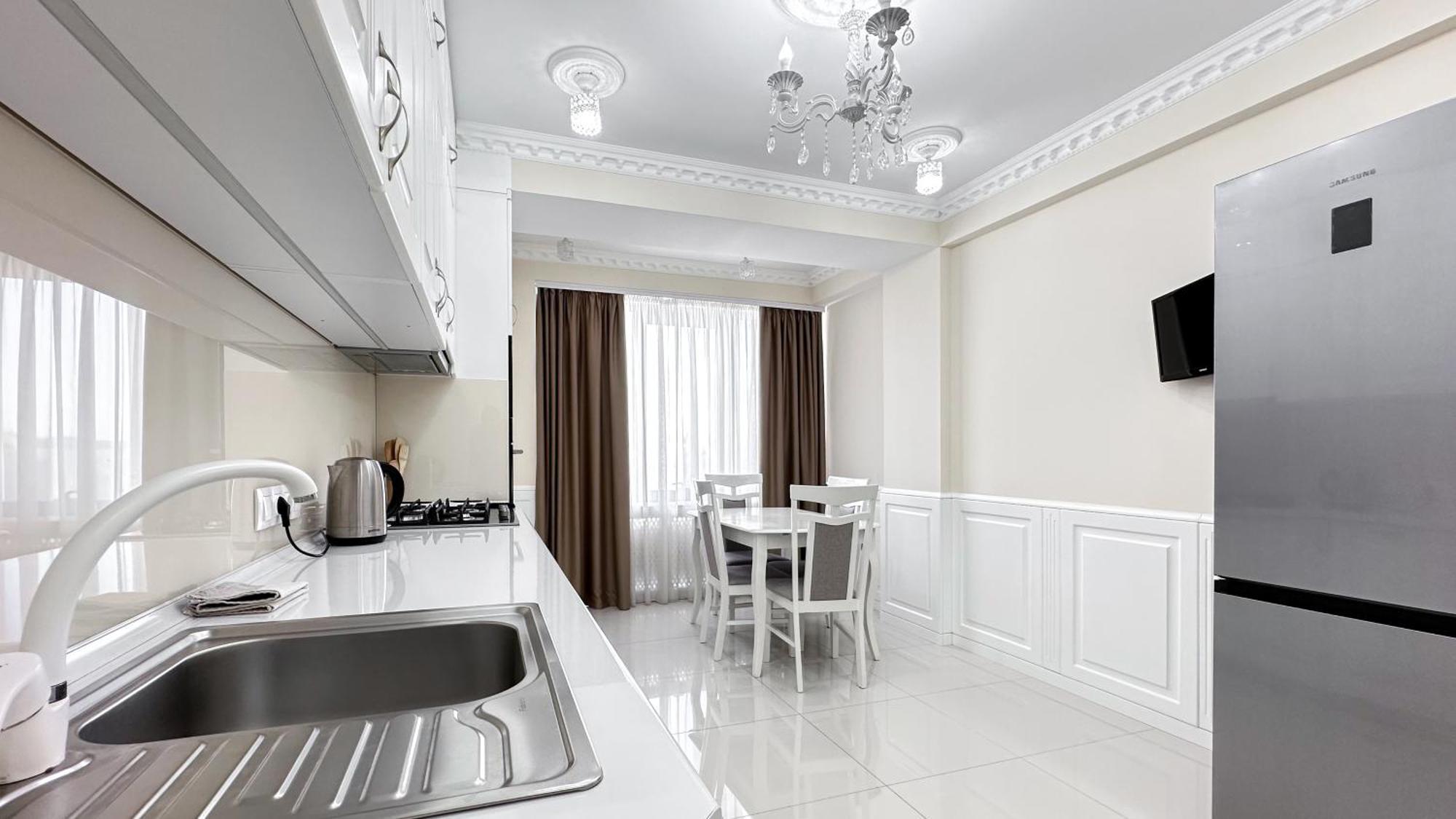 Business Class Apartments In The City Center Кишинів Екстер'єр фото