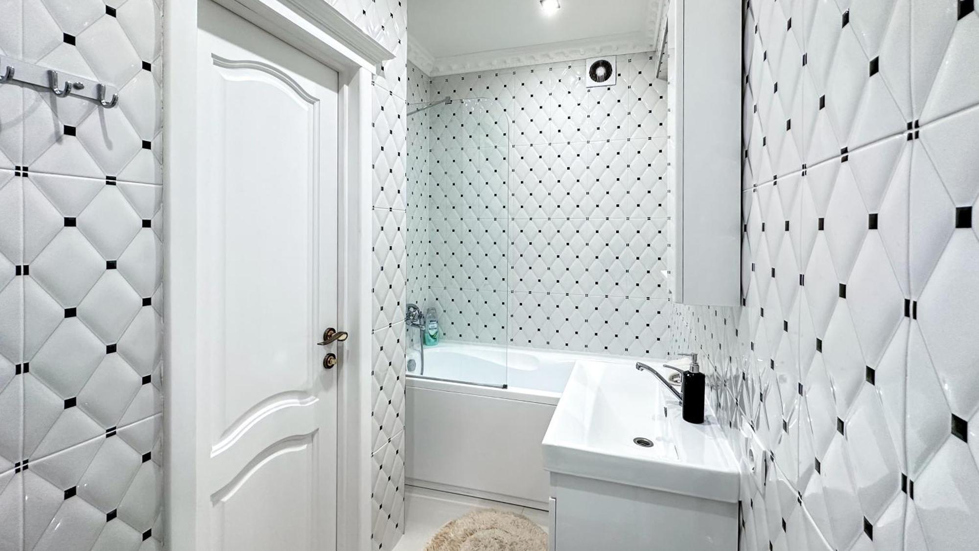 Business Class Apartments In The City Center Кишинів Екстер'єр фото