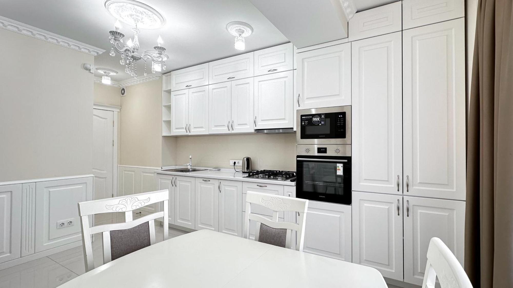 Business Class Apartments In The City Center Кишинів Екстер'єр фото