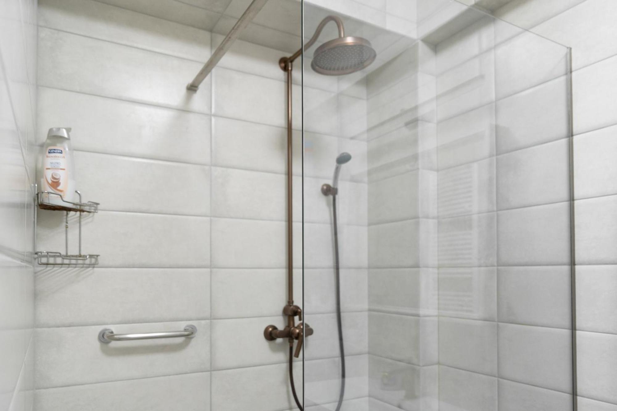 Business Class Apartments In The City Center Кишинів Екстер'єр фото