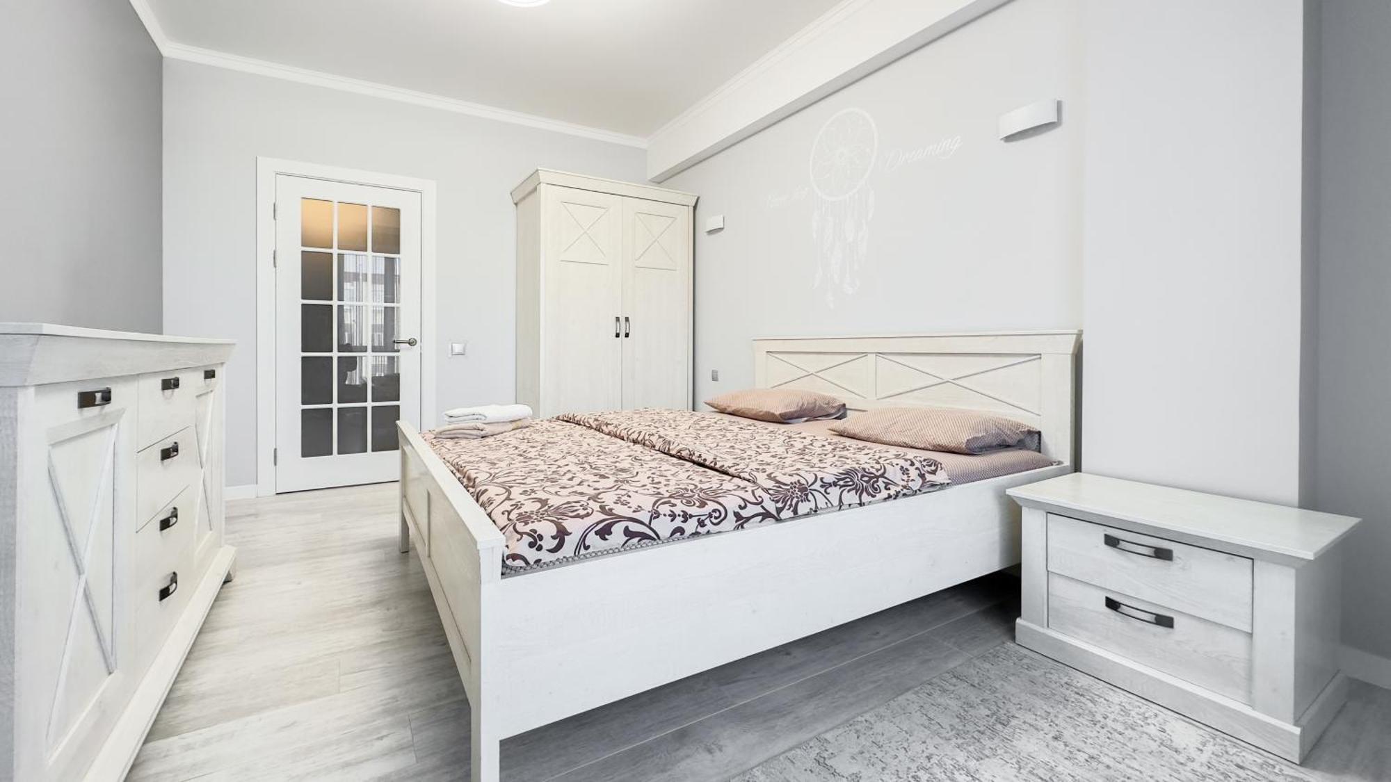 Business Class Apartments In The City Center Кишинів Екстер'єр фото