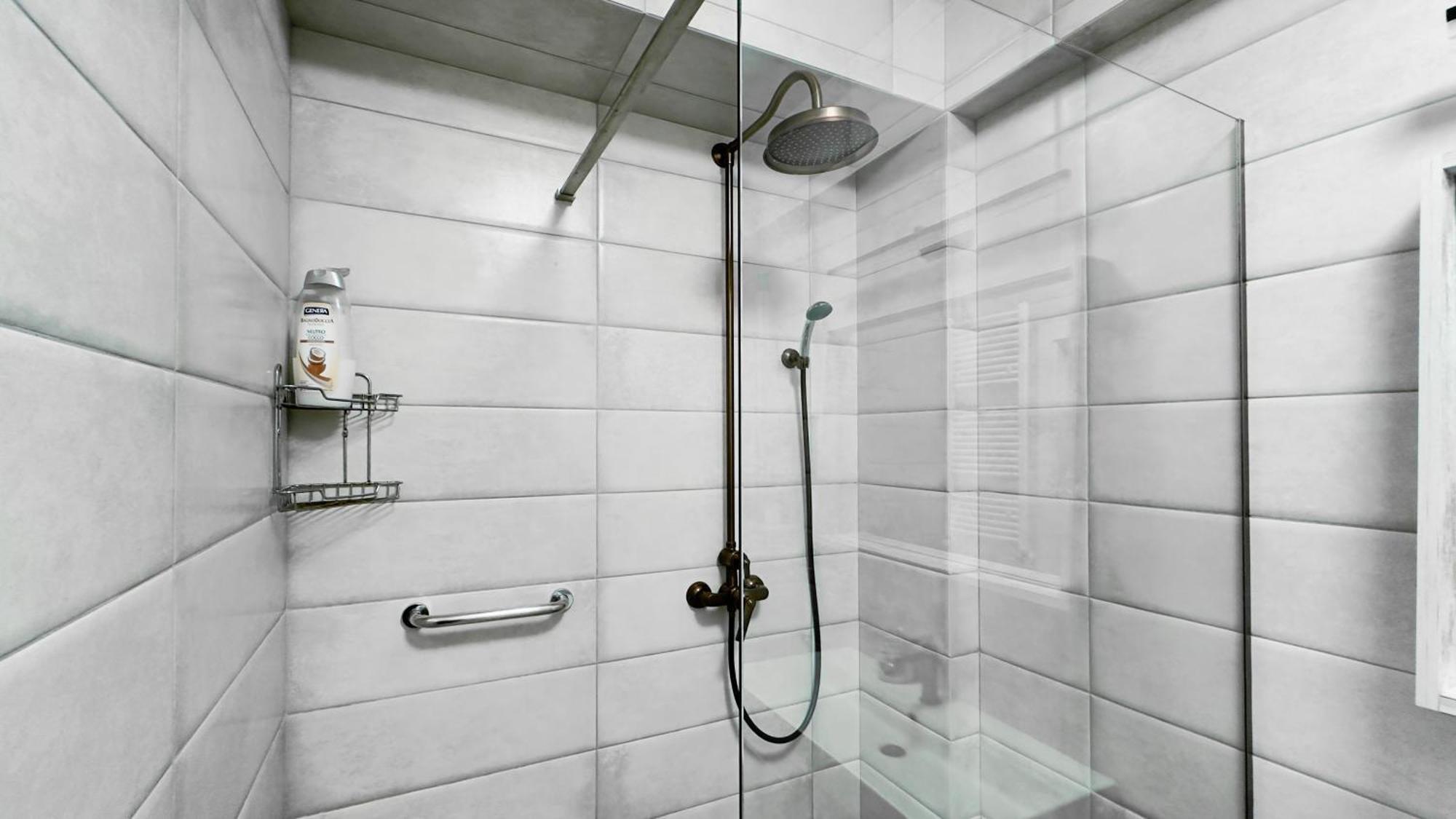 Business Class Apartments In The City Center Кишинів Екстер'єр фото